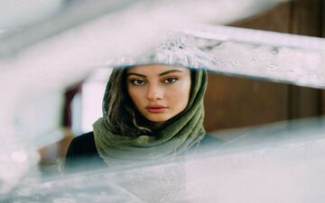 تصاویری از تولد ترلان پروانه / برخلاف تیپ همیشه جنجالی‌اش کیکش ساده است!