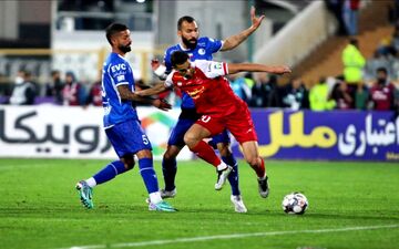 کارت سبز دربی تقدیم به مهاجم پرسپولیس(عکس)