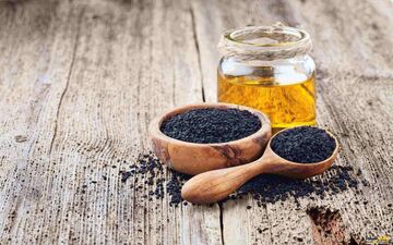 معجزه روغن سیاه دانه؛ راهکاری طبیعی برای رشد مجدد و تقویت موها
