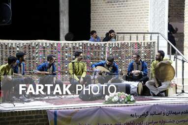 مراسم و اختتامیه سومین آوای تنبور دالاهو گهواره روستای بانزلانی
