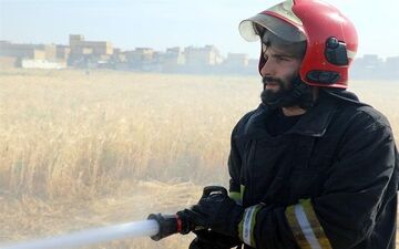 حریق گسترده مزرعه گندم در مشهد مهار شد