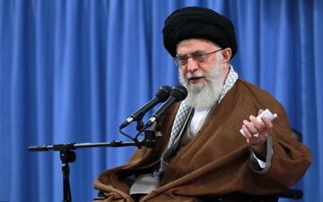 عذرخواهی رهبر انقلاب از یک طلبه در جلسه درس خارج فقه امروز +فیلم 