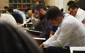 
حرم رضوی و حال و هوای معتکفین+فیلم 