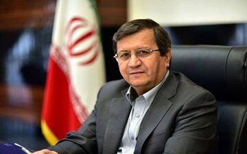 همتی: واقعی شدن نرخ ارز، مانع سفته‌بازی می‌شود