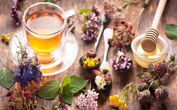 ۷ نوشیدنی شگفت‌انگیز برای حفظ سلامت در دوران میانسالی و سالمندی