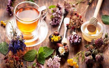 ۷ نوشیدنی شگفت‌انگیز برای حفظ سلامت در دوران میانسالی و سالمندی
