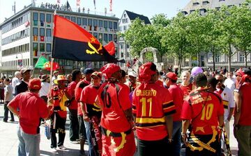 17 هوادار فوتبال در اثر له شدن در ازدحام جمعیت کشته شدند