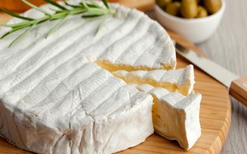 دستور پخت پنیر خانگی آسان با شیر و لیمو ترش (ویدئو)