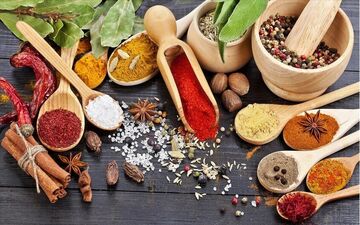از بین بردن چربی شکم با 5 ادویه تند و تیز