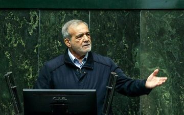 پزشکیان در صحن مجلس: بودجه ۱۴۰۵ بدون کسری و با اولویت مهار تورم تدوین شد