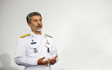 باید به بیگانگان بگوییم که پا از گلیم خود فراتر نگذارند