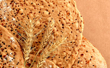 اتفاقاتی که بعد از مصرف نان کامل برایتان می افتد 