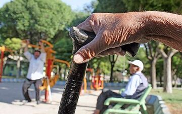 دغدغه‌ها و مشکلات سالمندان قصرشیرین باید با جدیت پیگیری شود