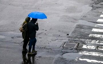 بارش باران ادامه دارد