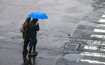 بارش باران ادامه دارد