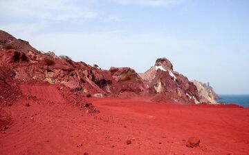 ساحل سرخ خلیج فارس زیباست