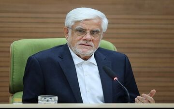 عارف: صنعت خودرو ایران در بن‌بست است/پیش فروش خودرو باید متوقف شود