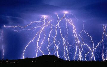  در ۳۳ روز گذشته صاعقه جان ۹ نفر را گرفت