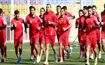 اصرار هیئت مدیره پرسپولیس برای خروج نام دو ستاره از لیست مازاد 