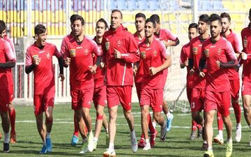اصرار هیئت مدیره پرسپولیس برای خروج نام دو ستاره از لیست مازاد 