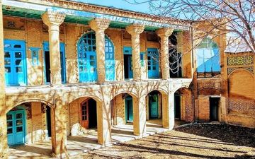 واگذاری دو خانه تاریخی کرمانشاه برای مرکز پذیرایی اقامتی 
