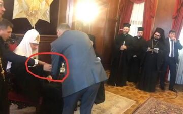 نوشیدنی مشکوکی که بین روحانیون مسیحی تعارف شد! + فیلم