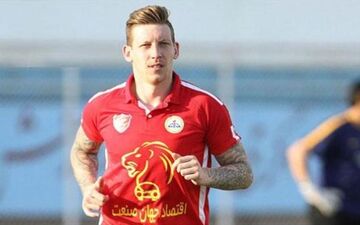 مذاکره مستقیم برانکو با بازیکنی که مسئولان پرسپولیس مخالف جذبش هستند!