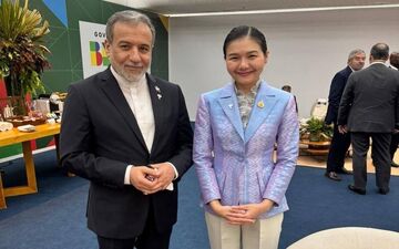 عراقچی با وزیر مشاور دفتر نخست وزیر تایلند دیدار کرد
