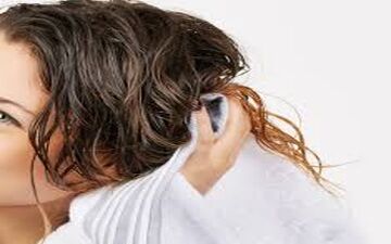 به این دلایل با موهای خیس نخوابید!