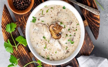 طرز تهیه سوپ جو خامه‌ ای به روش رستورانی