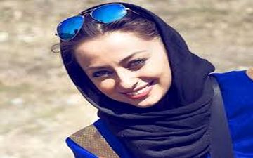 عکس/ نفیسه روشن با تیپ آبی در میدان سرخ
