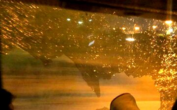 فوری / حمله به اتوبوس بازیکنان پرسپولیس + عکس