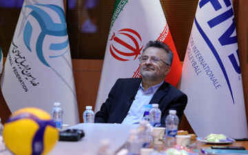 محمدرضا داورزنی در فدراسیون والیبال ماندنی شد