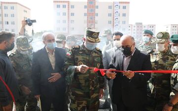 
افتتاح منازل سازمانی قرارگاه منطقه ای غرب ارتش در کرمانشاه     