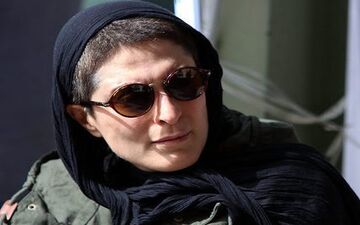 تیپ عجیب بازیگر زن در مراسم تشییع«لوون هفتوان»