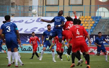 طوفان گل گهر مقابل شهرخودرو
