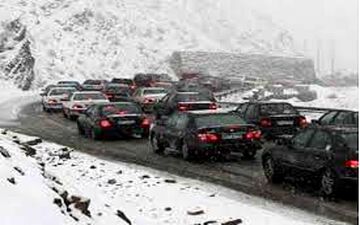  بارش برف و باران در محورهای 8 استان