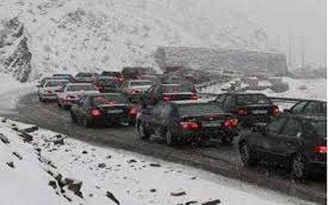  بارش برف و باران در محورهای 8 استان