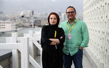 «نگار جواهریان» و «رامبد جوان» به همراه اقای بازیگردر تورنتو
