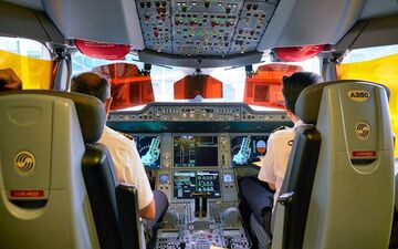  کابین خلبان هواپیما ضد گلوله است؟

