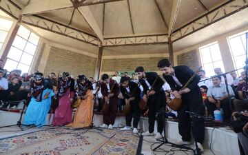 مراسم واختتامیه سومین آوای تنبور دالاهو گهواره روستای بانزلانی