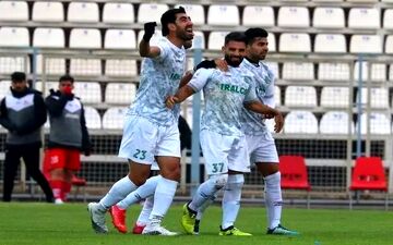 شکست تراکتور و برد نساجی/آلومینیوم جای استقلال و پرسپولیس را گرفت