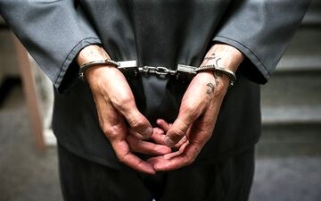 چاقوکشی شرور سابقه‌دار به روی پدر و مادر! 