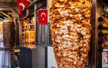 خوشمزه‌ترین دونر کباب: دستور پخت به روش ازمیری ها + ویدئو آموزشی