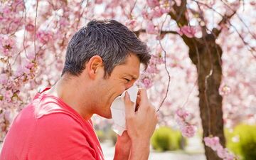با آلرژی بهاره چه کنیم؟