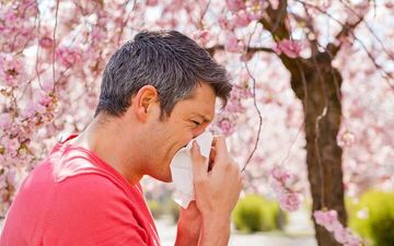 با آلرژی بهاره چه کنیم؟