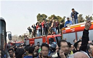  گلایه آتش‌نشان حادثه پلاسکو از سلفی گرفتن‌های مردم

