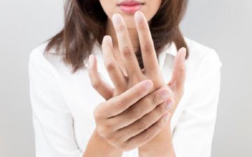 گز گز دست، مشکلی با دلایل متفاوت