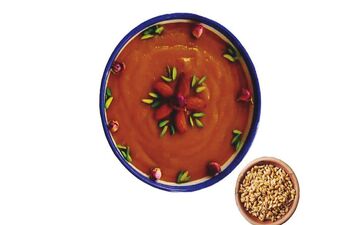 طرز تهیه سمنو خانگی خوش‌ رنگ برای سفره هفت‌ سین
