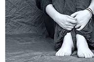 افشاگری‌های تکان‌دهنده درباره تجاوز از سوی مقام سیاسی/ او تهدید به قتل شد 